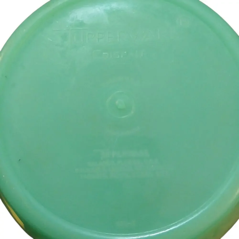 Vintage Tupperware 3pc Crisp-It Lettuce Keeper Lid & Spike Jadite Green 679-8‎